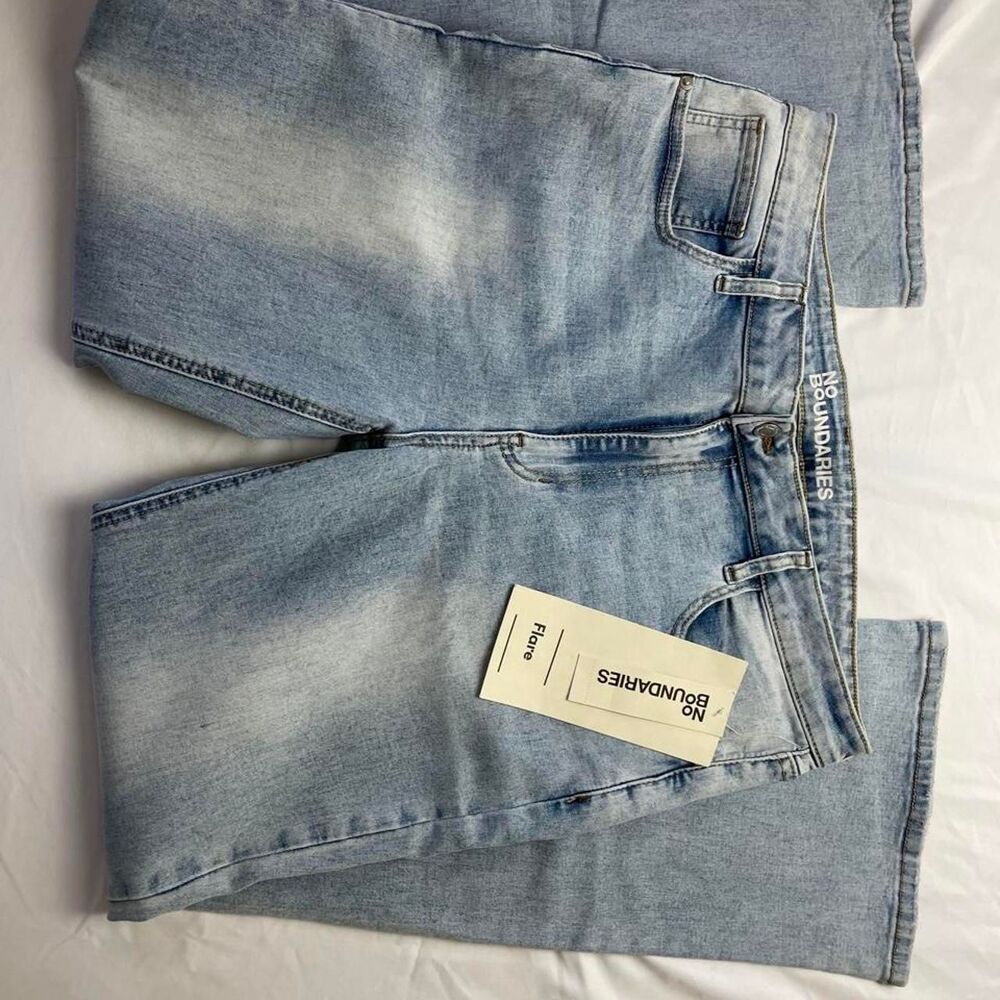 NEW Women's light wash flare jeans size 18